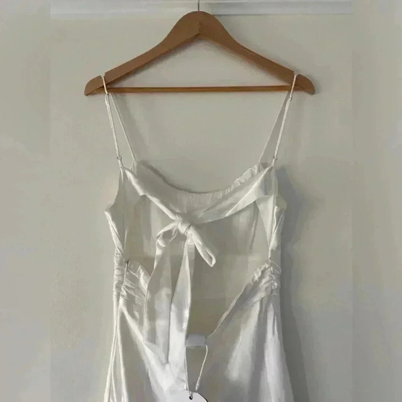 Selfie Leslie ABBY CAMI STRAP GATHERED BUST FRONT SPLIT MIDI DRESS WHITE Size M - Picture 4 of 6